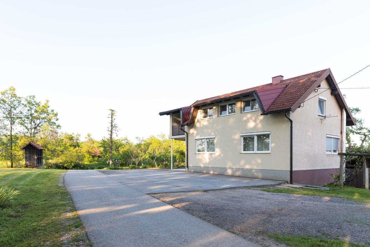 Apartman Medved Slunj Buitenkant foto